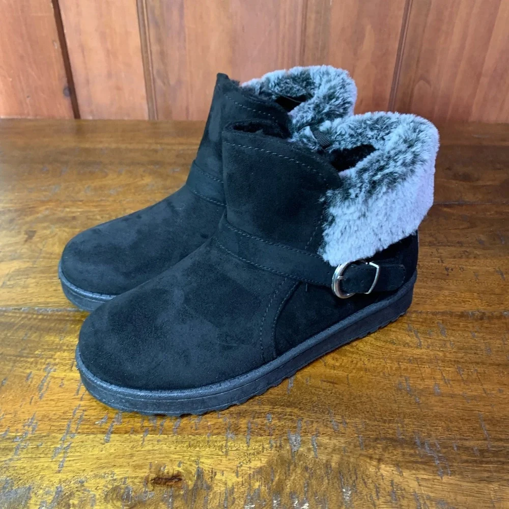 New White Mountain womans boots. Size 8 or 9. - Picture 1 of 5